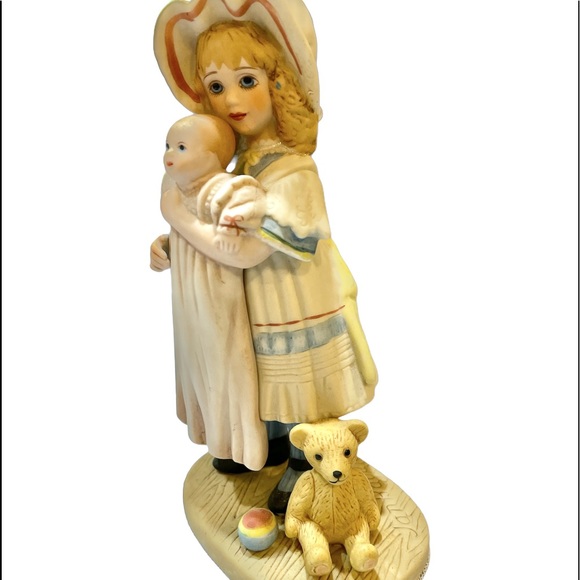 Jan Hagara- Jenny and her Bye Lo Doll Figurine - Picture 2 of 9
